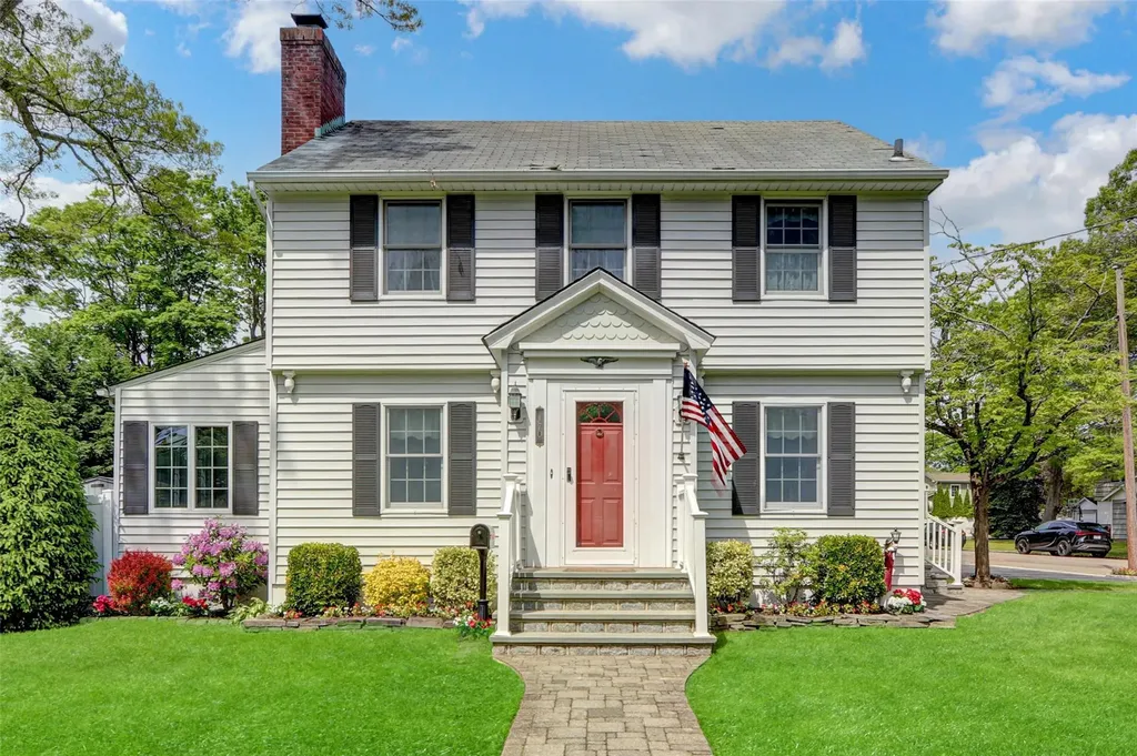 170 Little East Neck Road S Babylon NY 11702