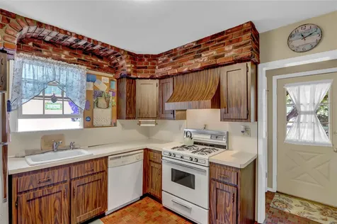 170 Little East Neck Road S Babylon NY 11702