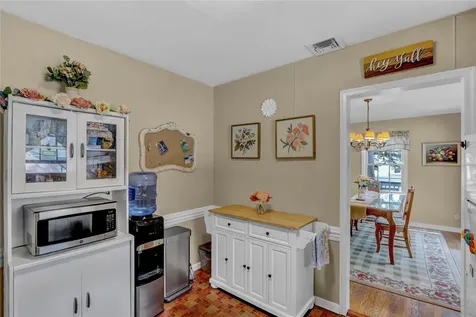 170 Little East Neck Road S Babylon NY 11702