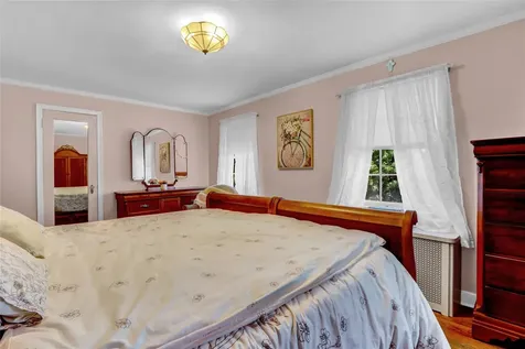 170 Little East Neck Road S Babylon NY 11702