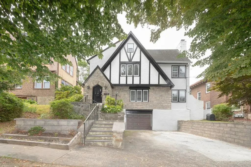 28 W Devonia Avenue Mount Vernon NY 10552