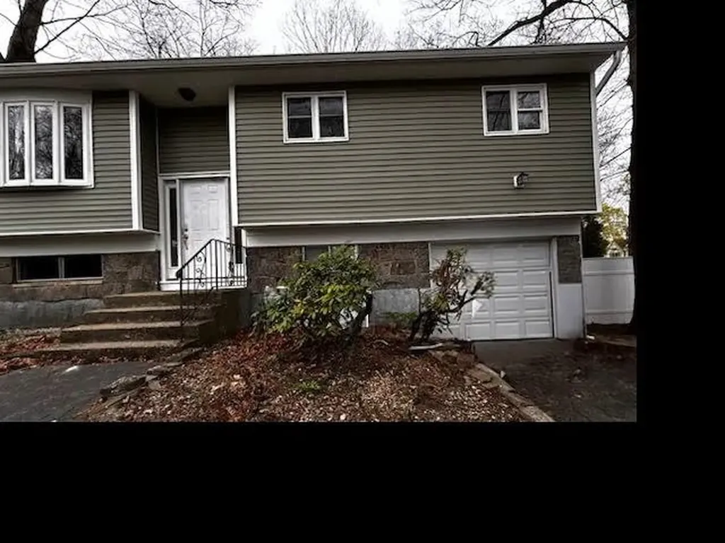 39 Browning Drive Greenlawn NY 11740
