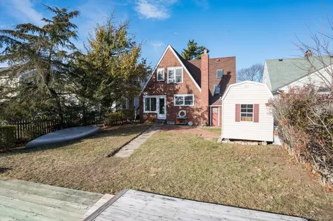 68 Stuart Avenue Amityville NY 11701