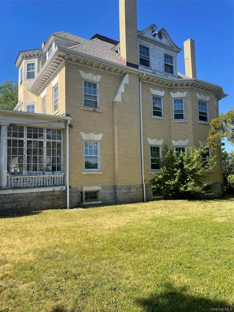 165 Summit Avenue Mount Vernon NY 10550