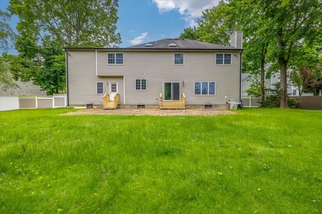 10 Aspen Circle Saint James NY 11780