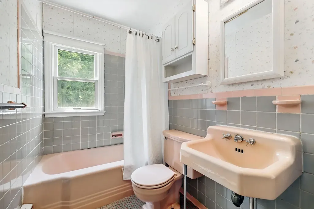 31 Tompkins Avenue White Plains NY 10603