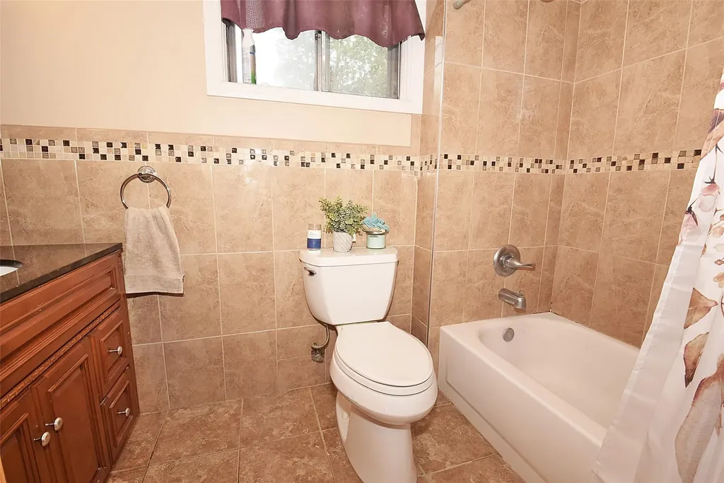 2 Walnut Drive Syosset NY 11791
