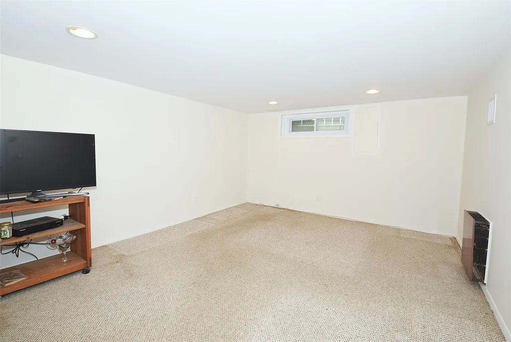 2 Walnut Drive Syosset NY 11791