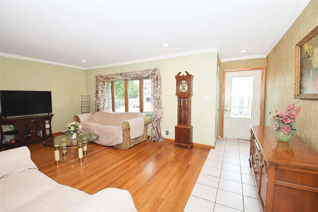 2 Walnut Drive Syosset NY 11791
