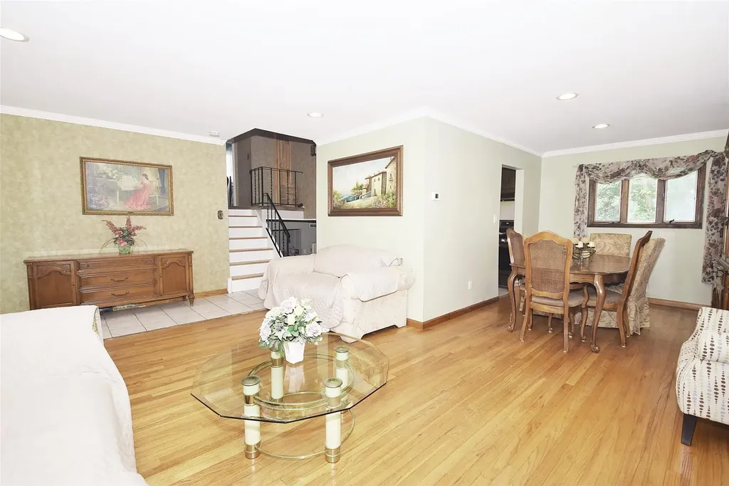 2 Walnut Drive Syosset NY 11791