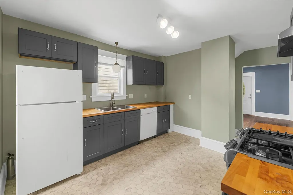 39 Pine Street Kingston NY 12401
