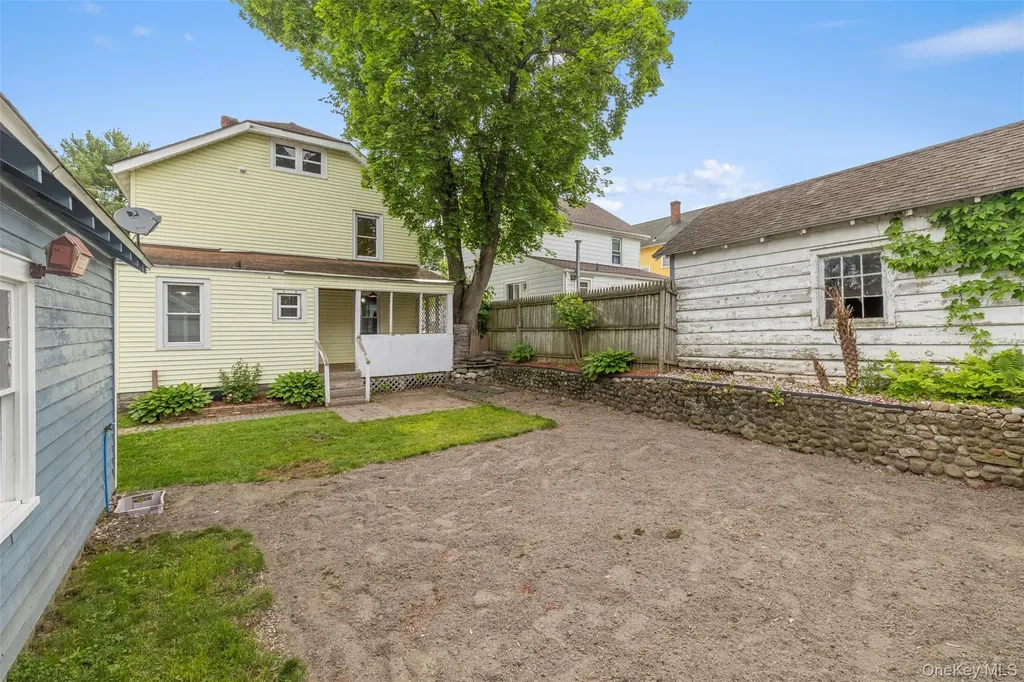 39 Pine Street Kingston NY 12401