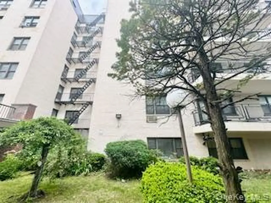 3855 3855 Shore Parkway Brooklyn NY 11235