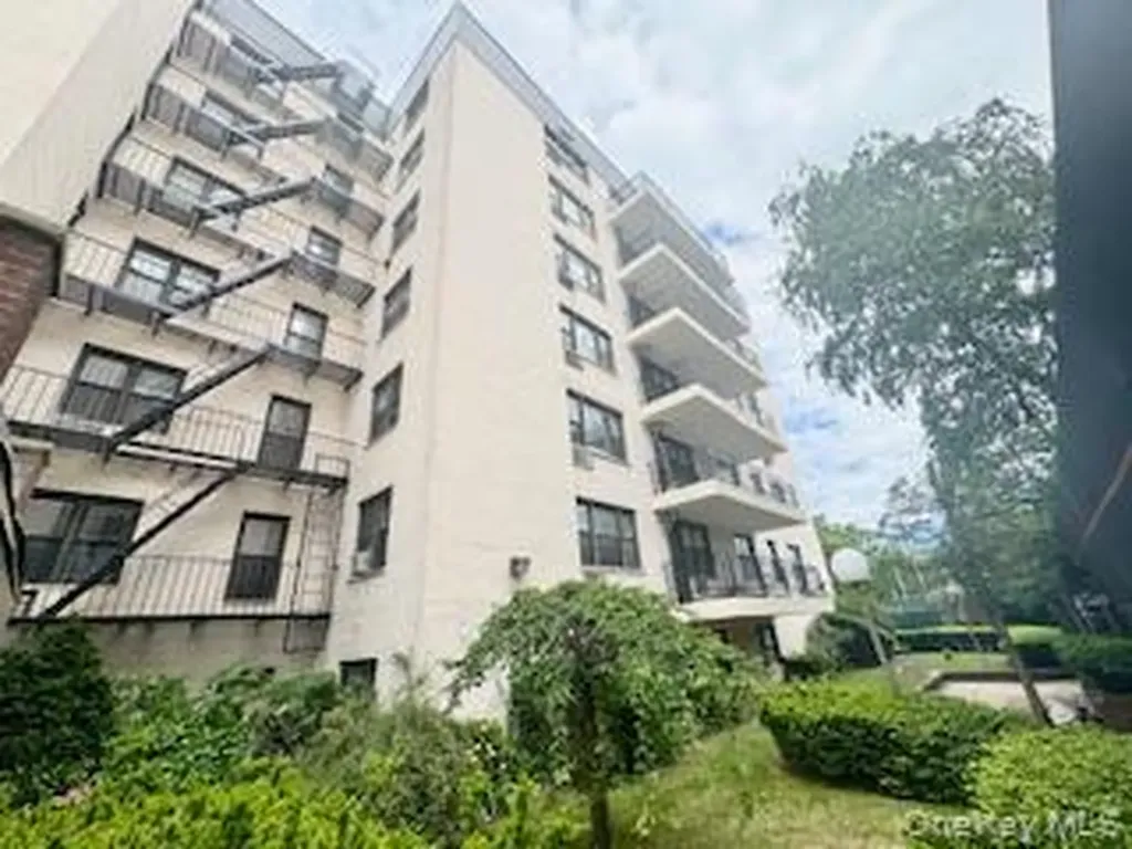3855 3855 Shore Parkway Brooklyn NY 11235