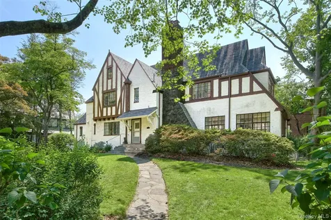 2 Byworth Road New Rochelle NY 10804