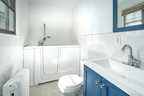 2 Byworth Road New Rochelle NY 10804