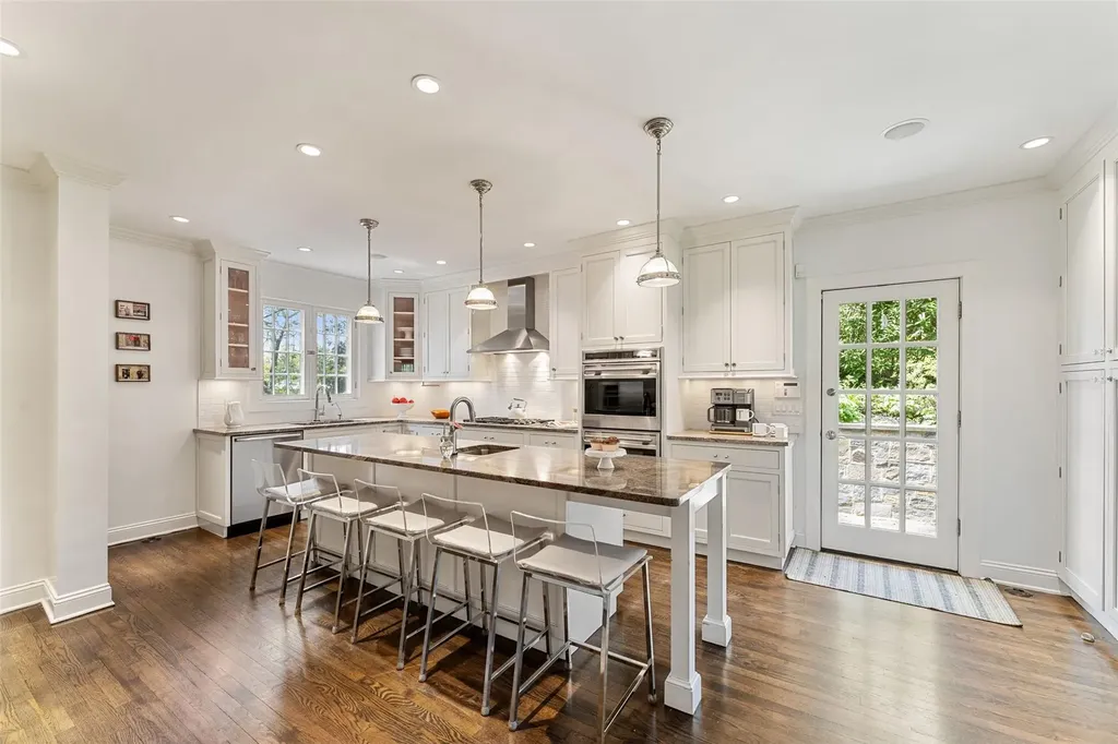 52 Cedar Lane Bronxville NY 10708