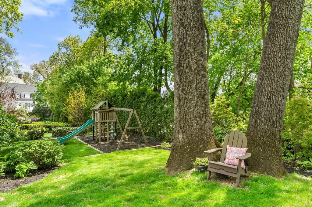 52 Cedar Lane Bronxville NY 10708