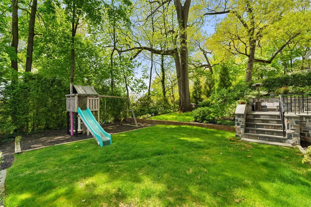 52 Cedar Lane Bronxville NY 10708