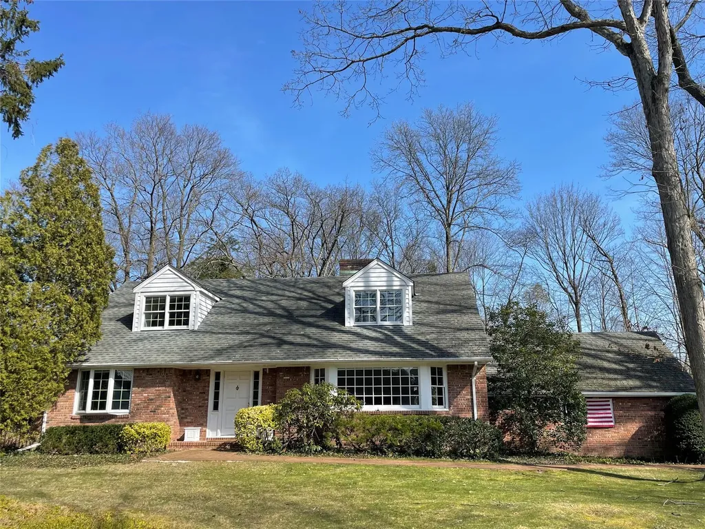 43 Glen Way Cold Spring Harbor NY 11724