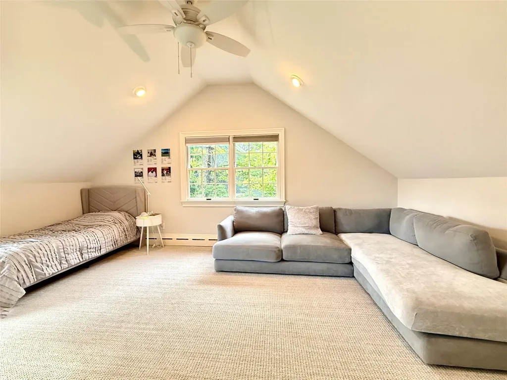 43 Glen Way Cold Spring Harbor NY 11724