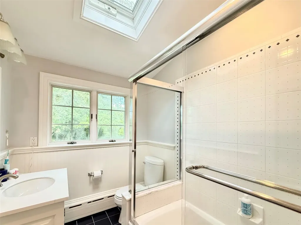 43 Glen Way Cold Spring Harbor NY 11724