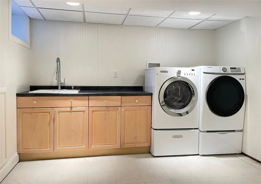 43 Glen Way Cold Spring Harbor NY 11724