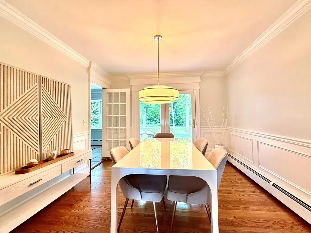 43 Glen Way Cold Spring Harbor NY 11724