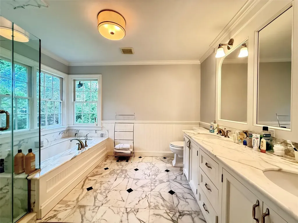 43 Glen Way Cold Spring Harbor NY 11724