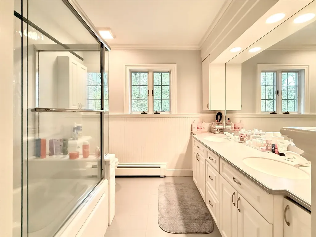 43 Glen Way Cold Spring Harbor NY 11724