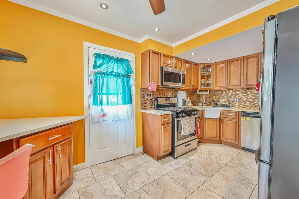 37 E Locust Street Central Islip NY 11722