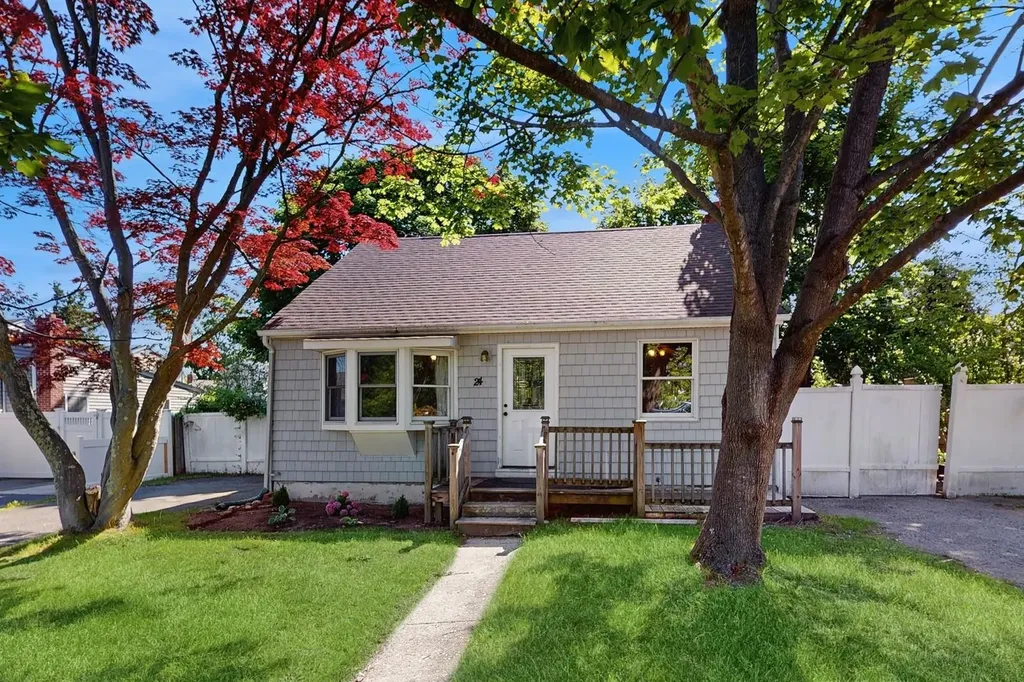 24 Smith Lane Centereach NY 11720