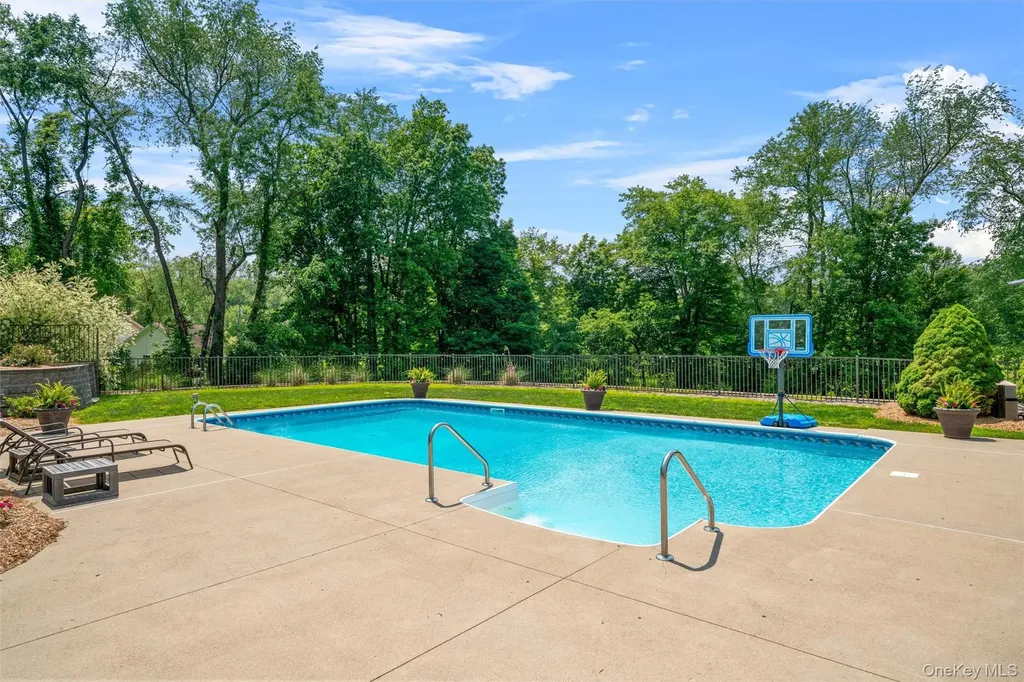 17 Jackson Lane Campbell Hall NY 10916