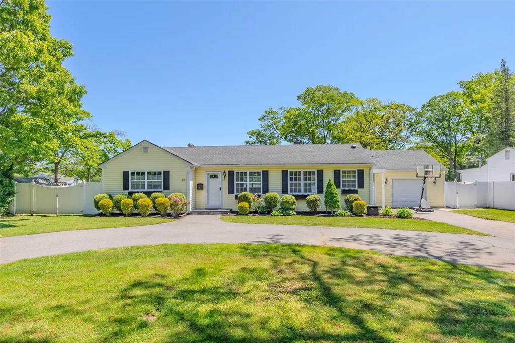 39 Harned Road Commack NY 11725