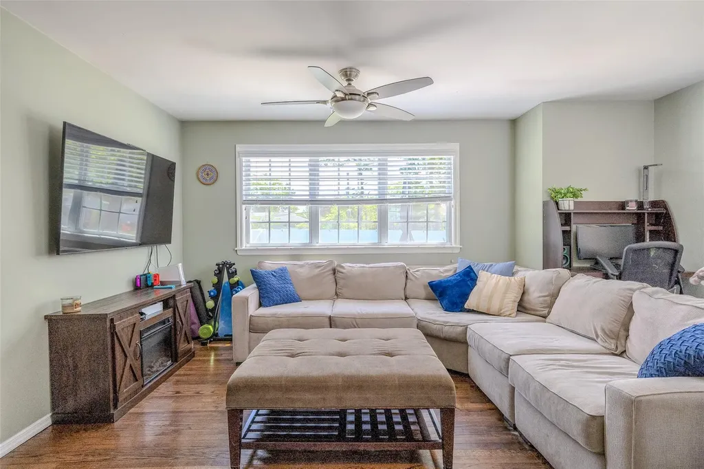 39 Harned Road Commack NY 11725
