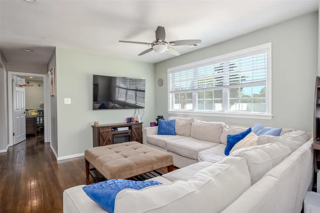 39 Harned Road Commack NY 11725