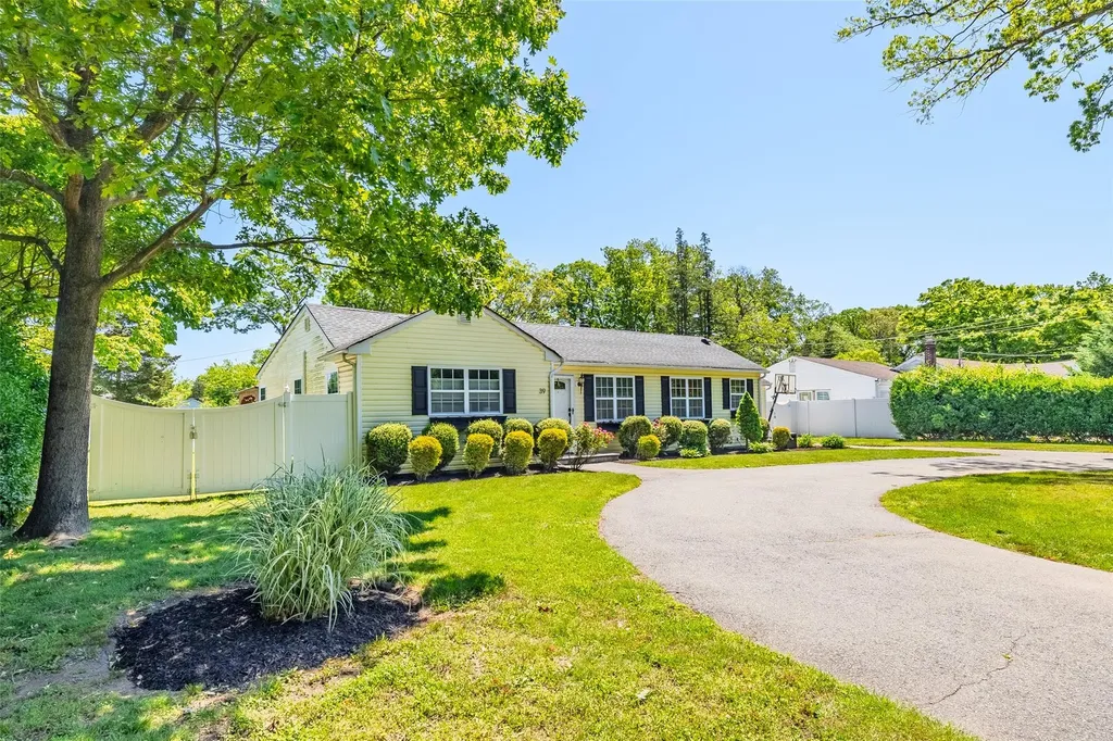 39 Harned Road Commack NY 11725