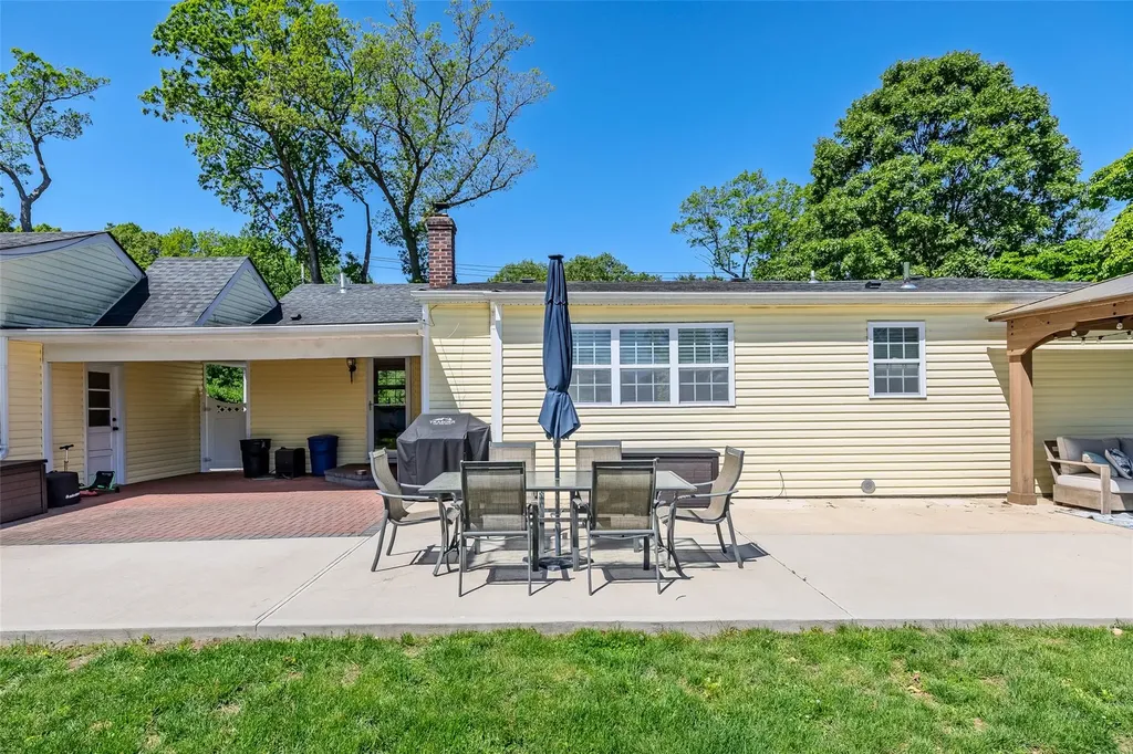 39 Harned Road Commack NY 11725