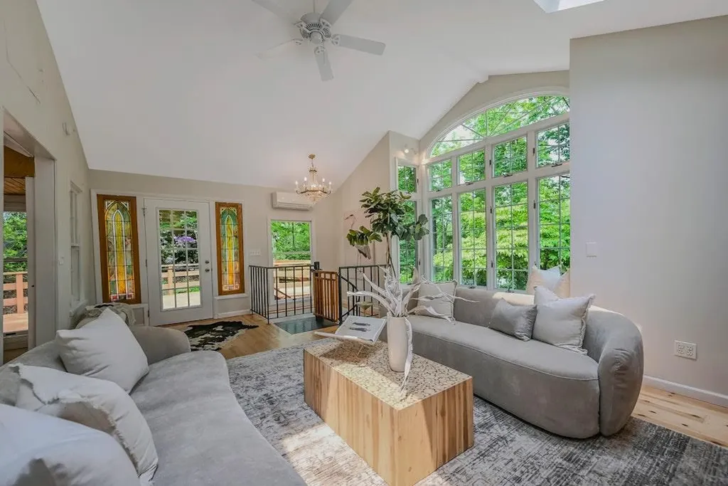 10 Maple Avenue Setauket NY 11733
