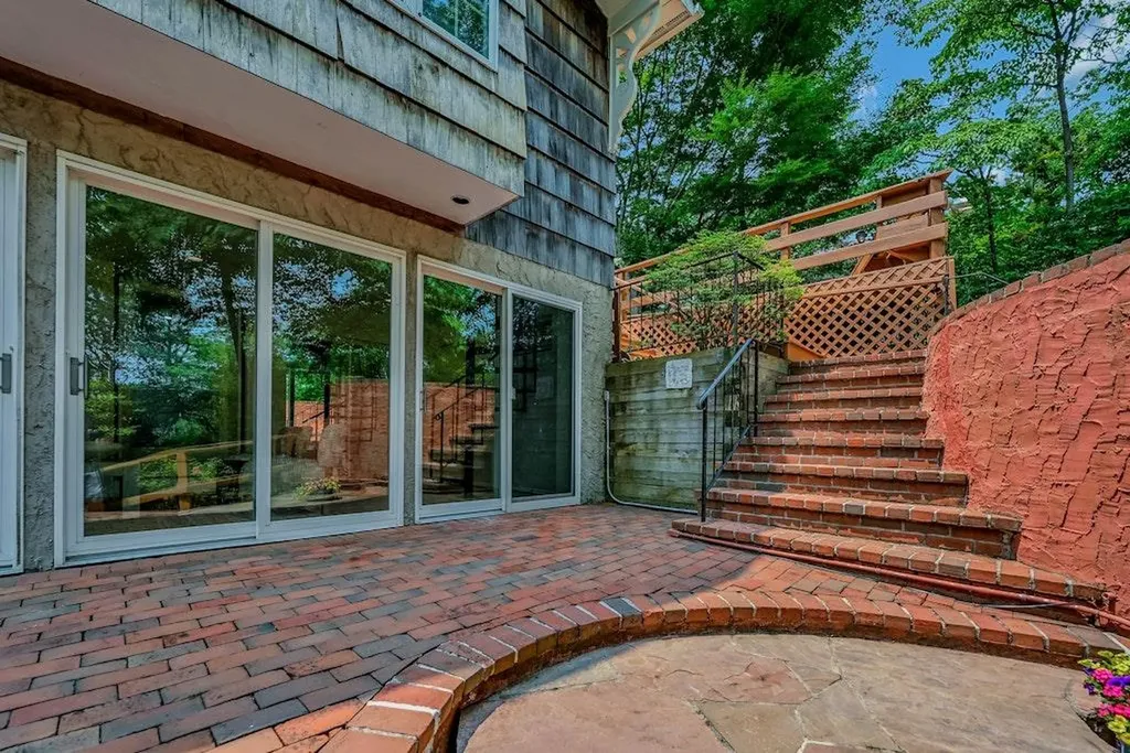 10 Maple Avenue Setauket NY 11733