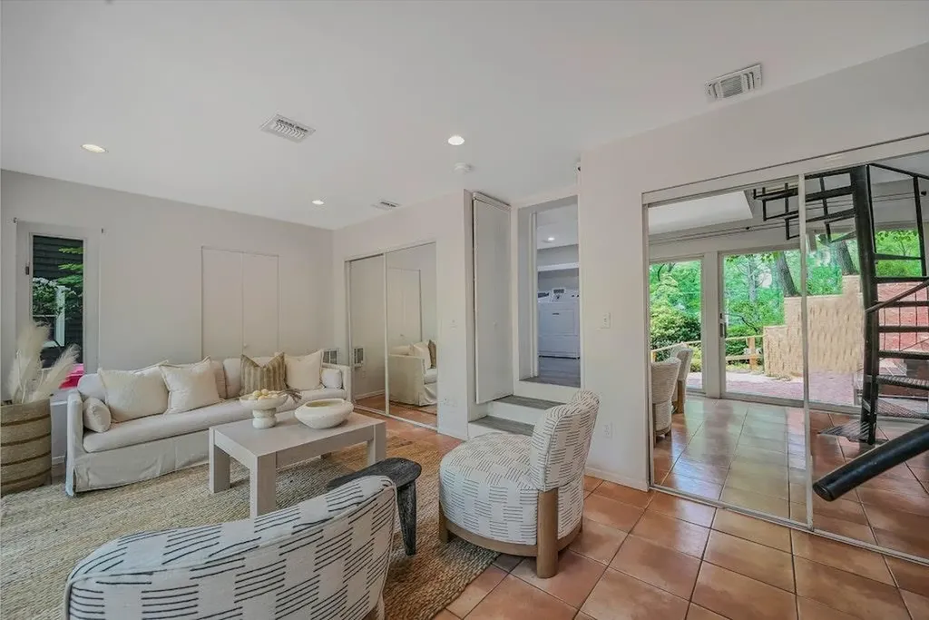 10 Maple Avenue Setauket NY 11733