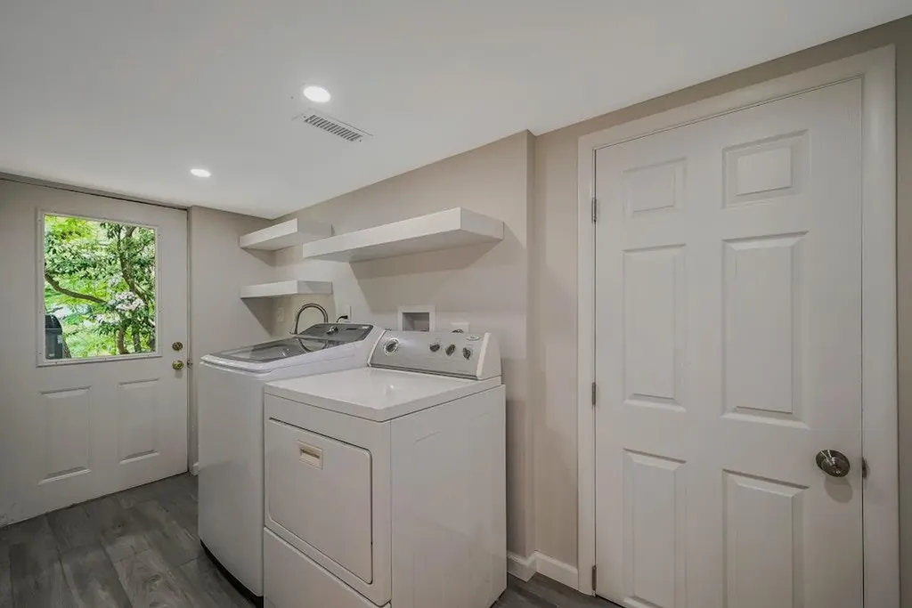 10 Maple Avenue Setauket NY 11733