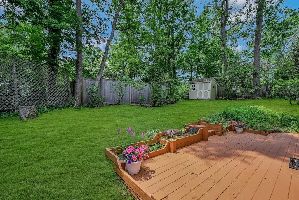 10 Maple Avenue Setauket NY 11733