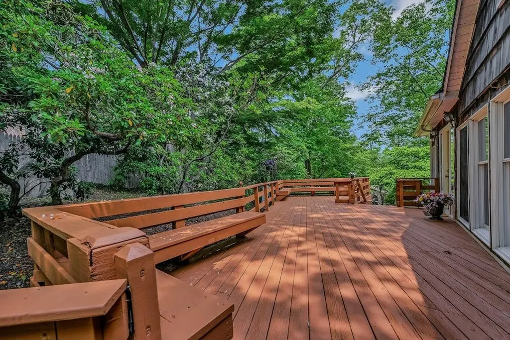 10 Maple Avenue Setauket NY 11733
