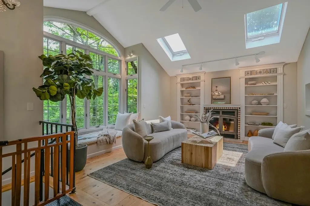 10 Maple Avenue Setauket NY 11733