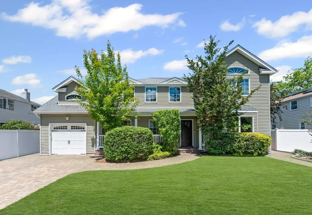 1 Darwin Drive Merrick NY 11566