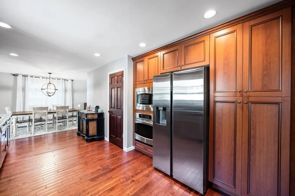 1 Darwin Drive Merrick NY 11566