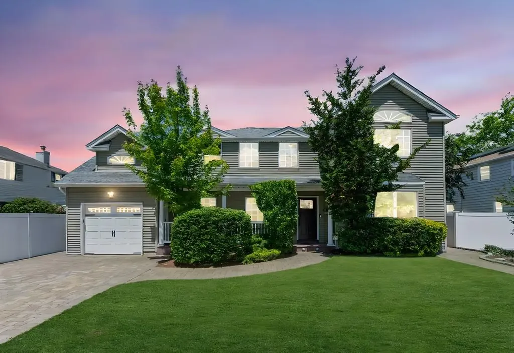 1 Darwin Drive Merrick NY 11566