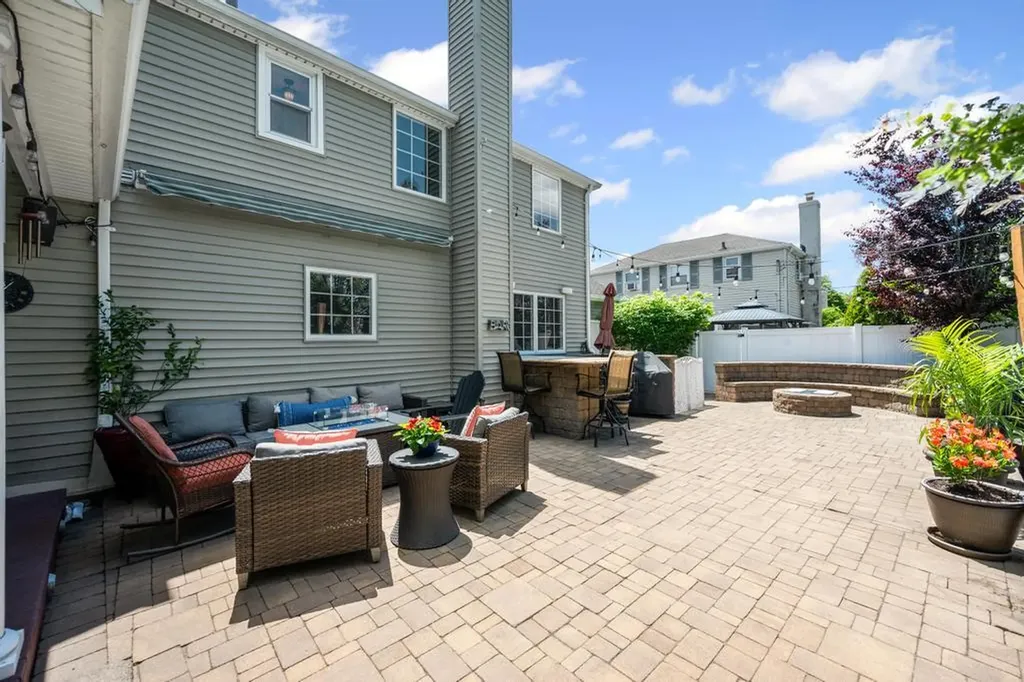 1 Darwin Drive Merrick NY 11566