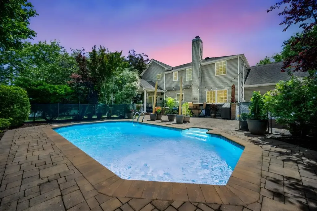 1 Darwin Drive Merrick NY 11566